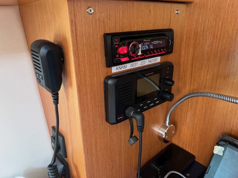 UKW Sprechfunkgerät Boot Segelyacht Garmin