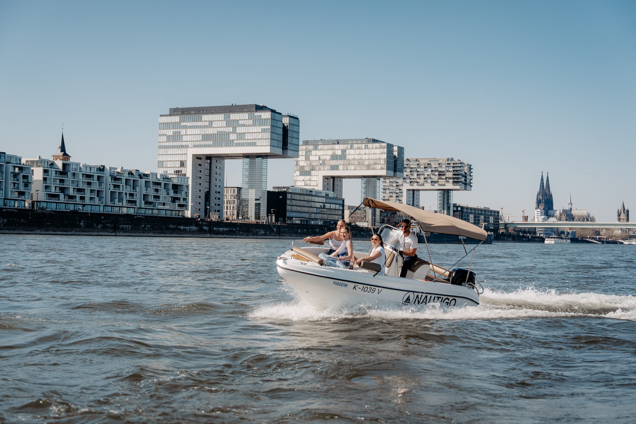 Bootsführerschein Köln - Nautigo Nautigo Sbf See Und Binnen Bootsführerschein Praxisausbildung