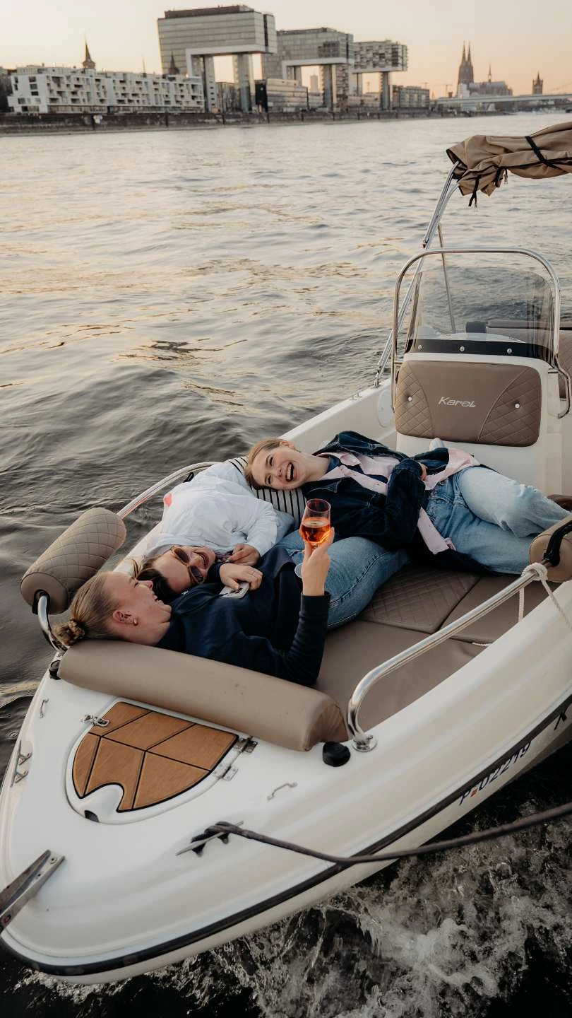 Sportbootführerschein (SBF) Binnen - Nautigo Nautigo Online Bootsfahrschule - Sbf Binnen Varianten Motor, Segel Und Kombiniert