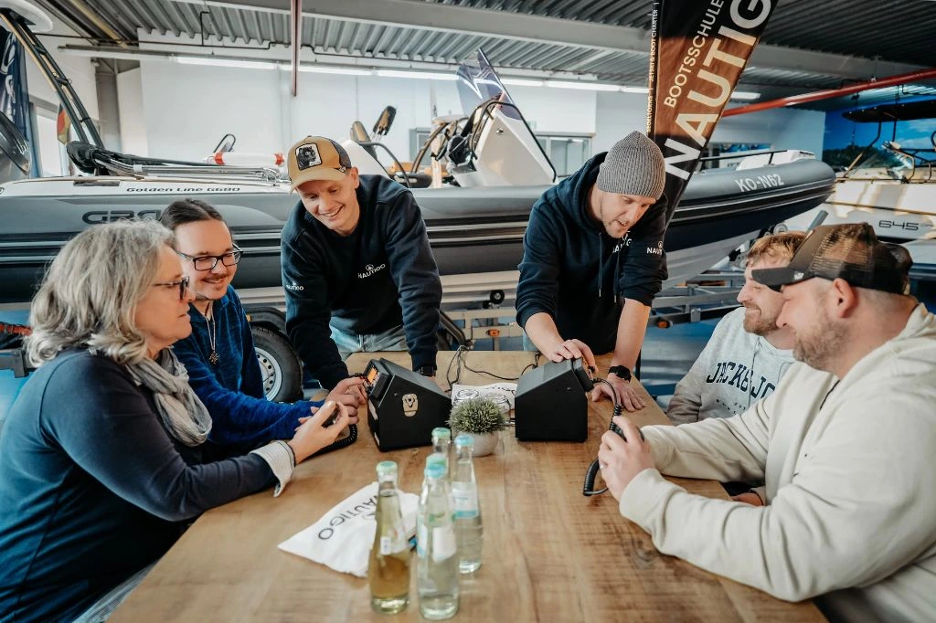 Bootsführerschein in 2025 - Nautigo Nautigo Praxisausbildung Bootsführerschein In 14 Tagen Sbf See Und Binnen Koeln Funkschein Src