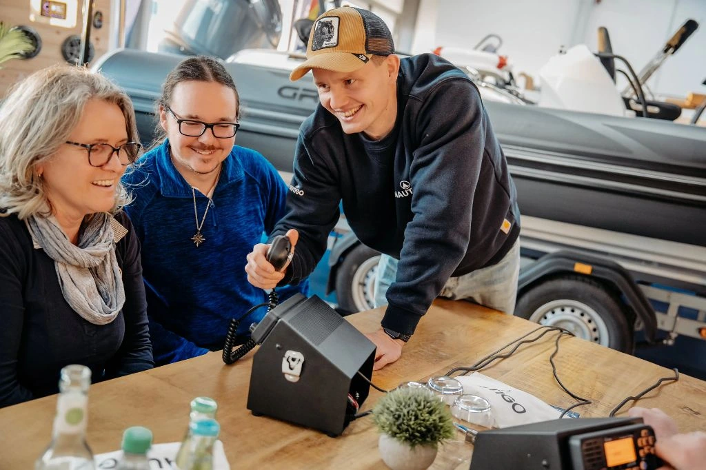 Bootsführerschein in 2025 - Nautigo Nautigo Praxisausbildung Bootsführerschein In 14 Tagen Sbf See Und Binnen Koeln Funkschein Src