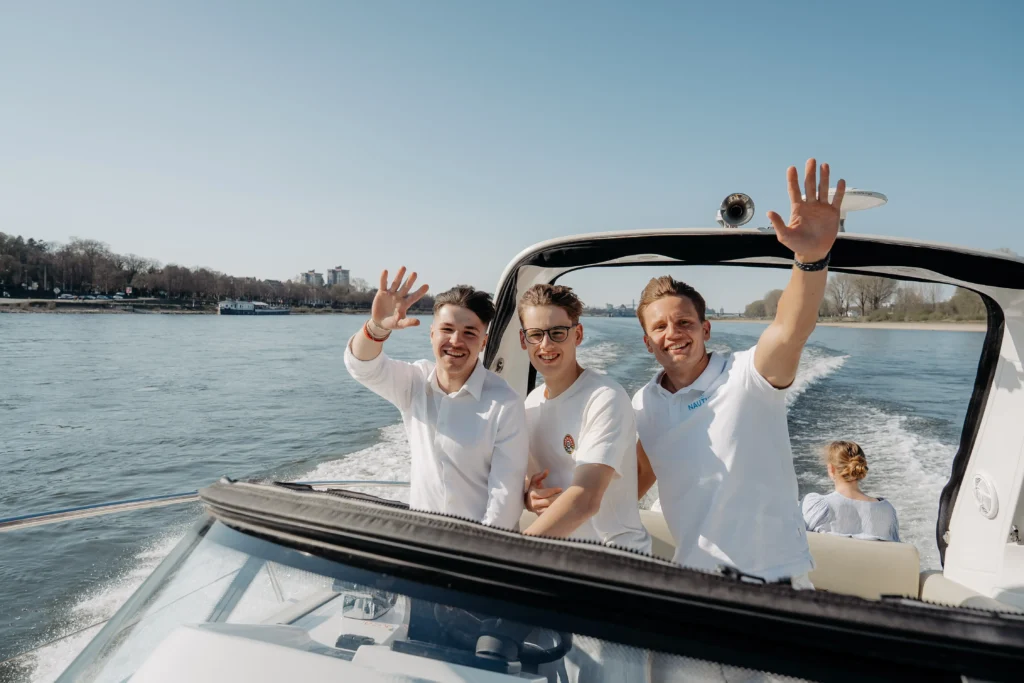 Bootsfürherschein Leverkusen SBF See SBF Binnen Sportbootführerschein Jetski Boot fahren