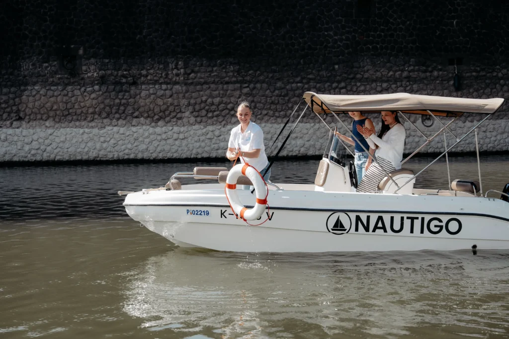 Bootsführerschein Bonn - Nautigo Gruppenfahrstunde 2