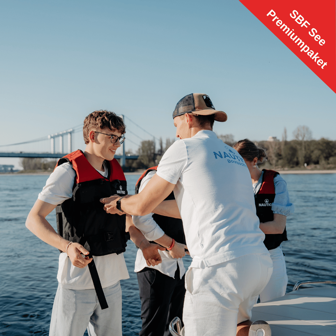 SBF See Praxismanöver Rettungsweste Bootsführerschein Sportbootführerschein Online Bootsschule