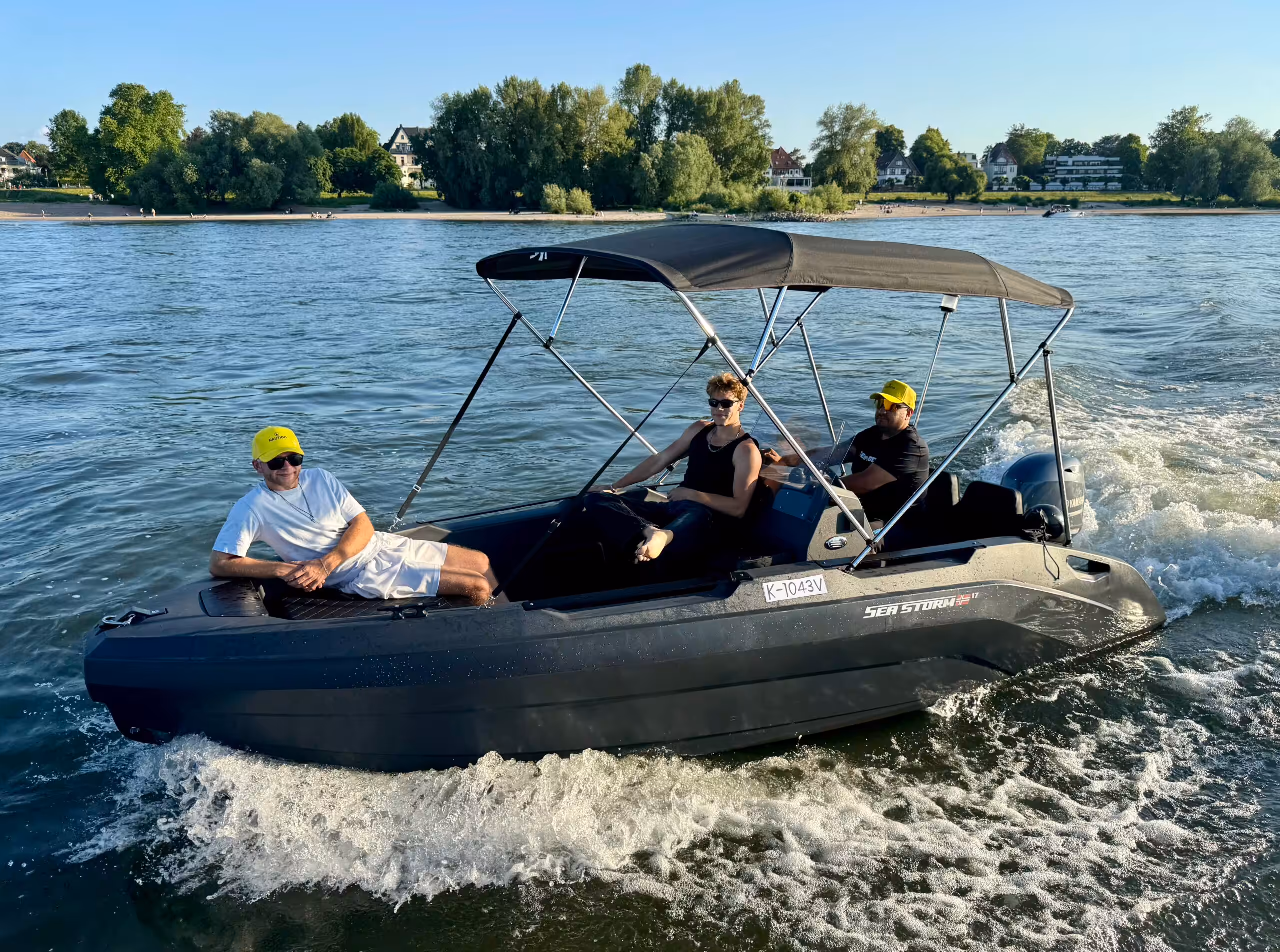Seastorm 17 Boot Mieten Köln