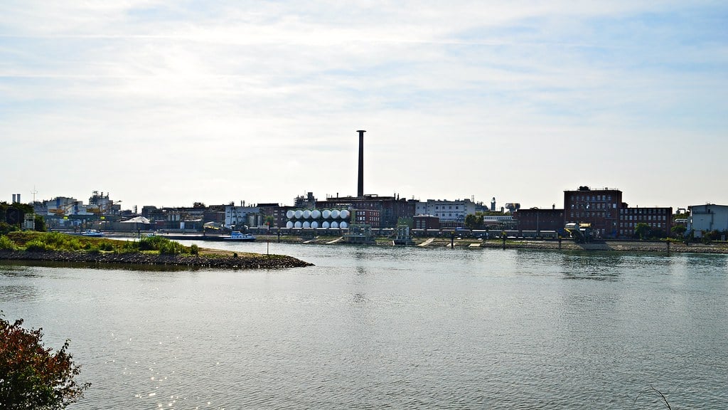 Neckar-Mündung In Den Rhein