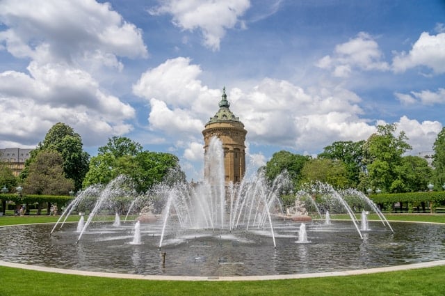 Mannheimer Wasserturm &Amp; Friedrichsplatz Vom Rhein