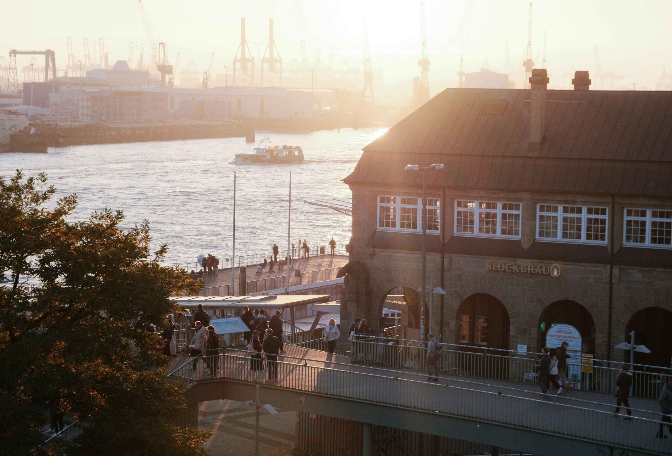 Landungsbrücken &Amp; Elbphilharmonie